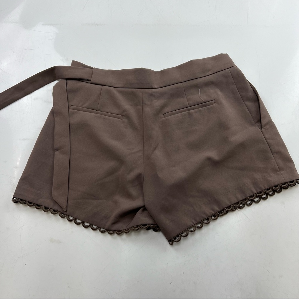 Banana Republic women’s brown petite shorts p4 L98-2 - Picture 3 of 6